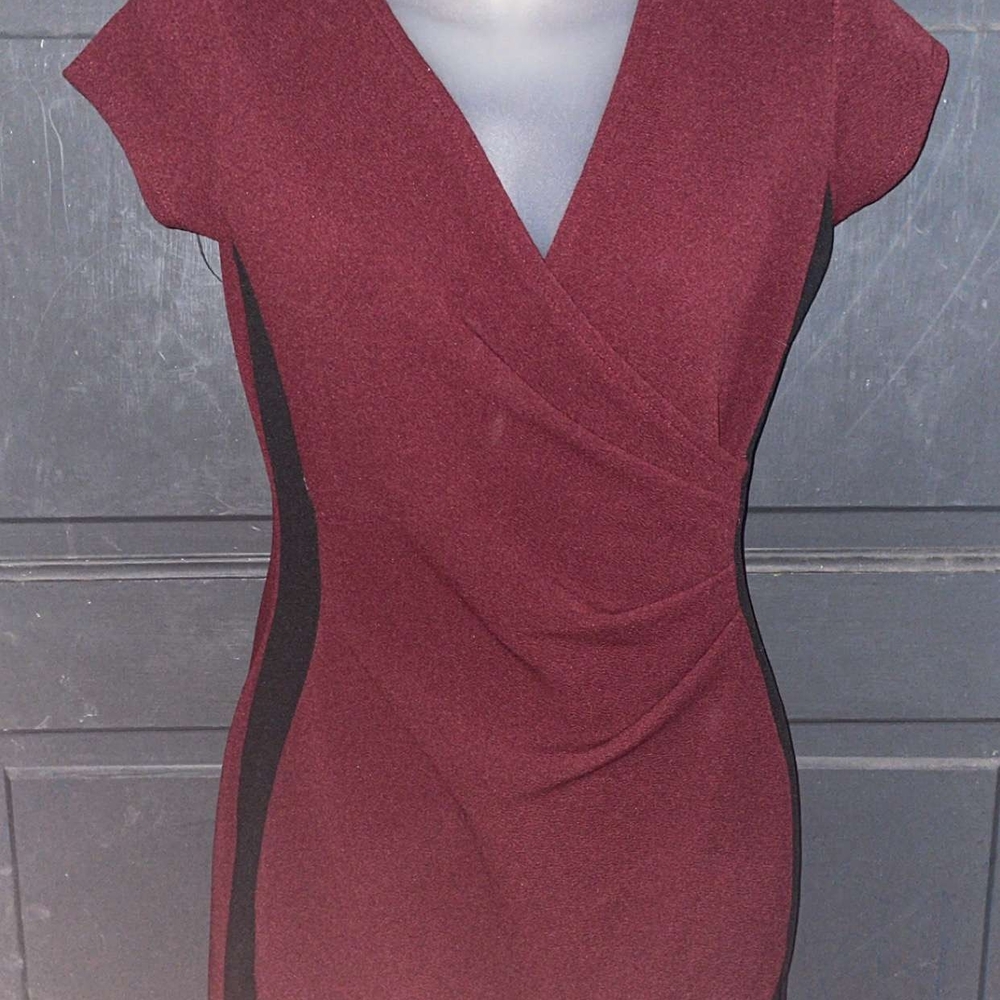Chic Burgundy Mini Dress with Black Details